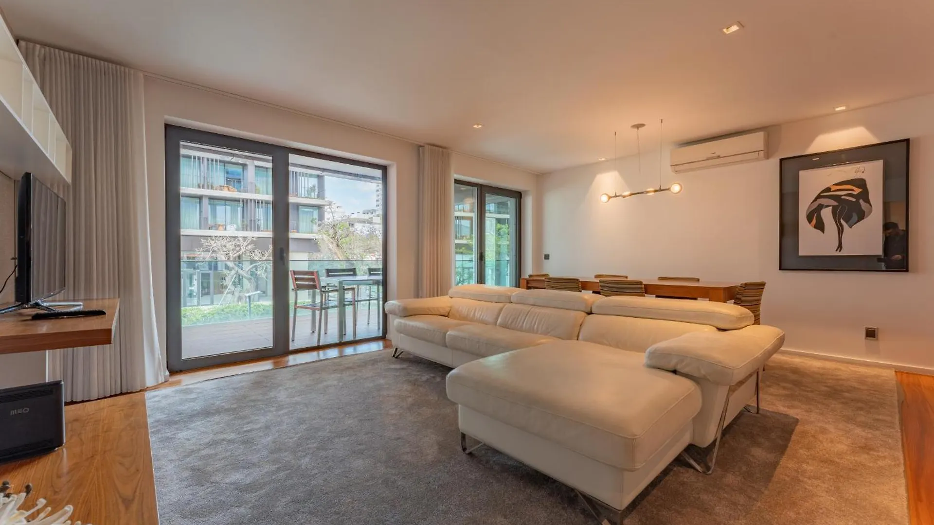 Flh Funchal Elegant Apartment With Pool & Balcony 0*, Funchal (Madeira)