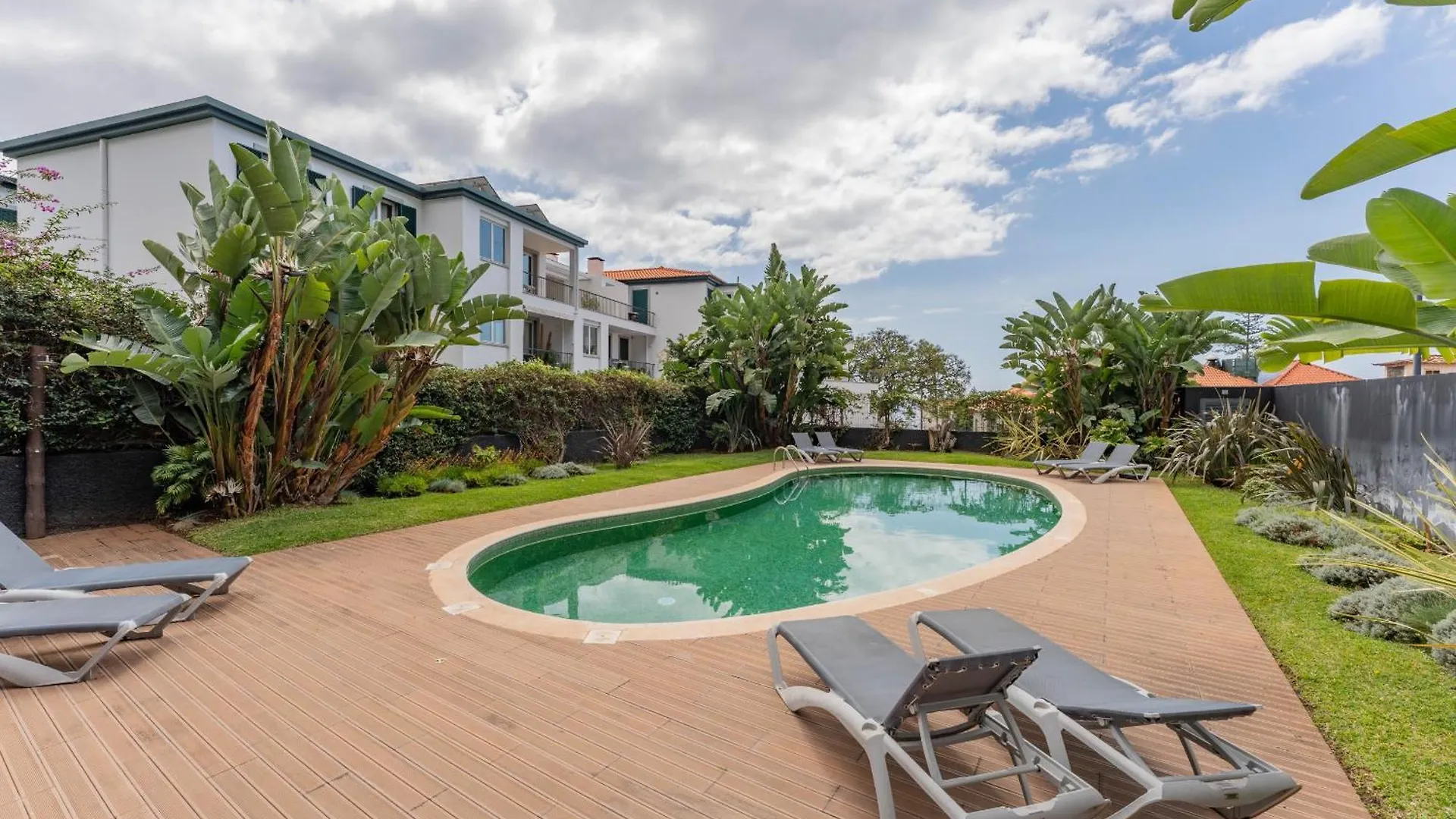 Flh Funchal Elegant Apartment With Pool & Balcony  Funchal (Madeira)